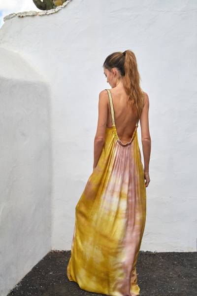 Robe longue fluide à imprimé avec bretelles dorées macramé dos nu Alia Desierto