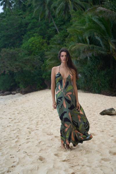 Robe longue et fluide  imprimé exotique décolleté en V à nouer dans le cou Thea Exotic
