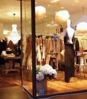 Boutique de prêt à porter féminin de luxe cassis france